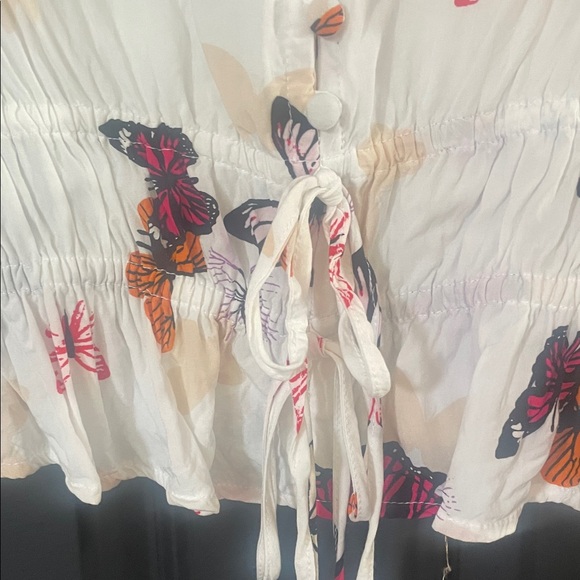 Chic Butterfly Print Blouse - Cream - Picture 6 of 8